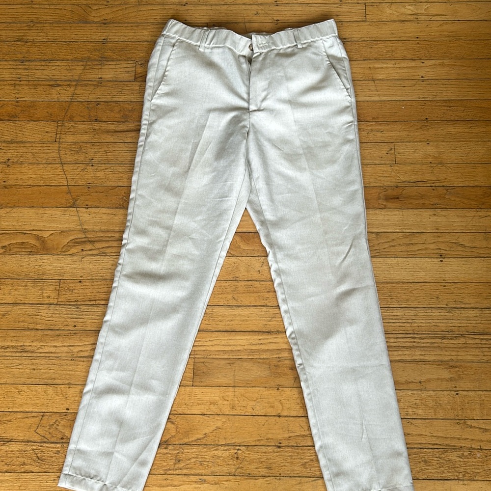 Men’s pleated pull up chinos